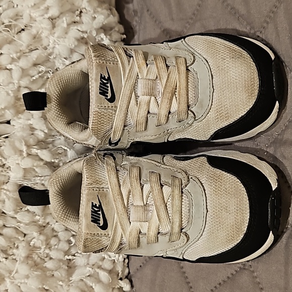 Nike Air Max Sneakers - Picture 2 of 15